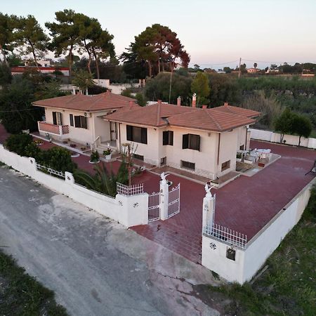 Villa Ada Leporano Buitenkant foto