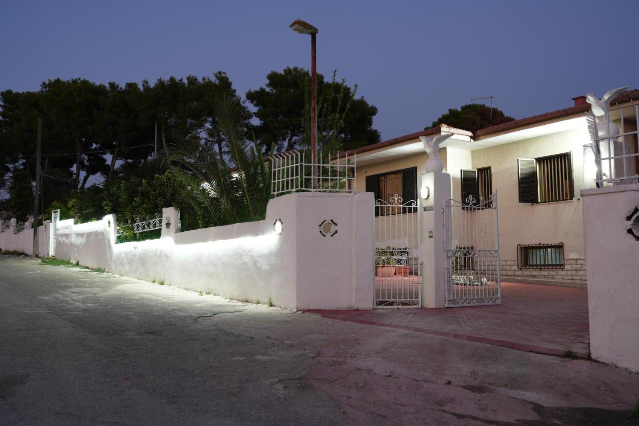 Villa Ada Leporano Buitenkant foto