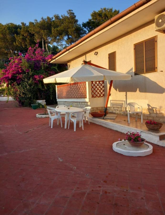Villa Ada Leporano Buitenkant foto