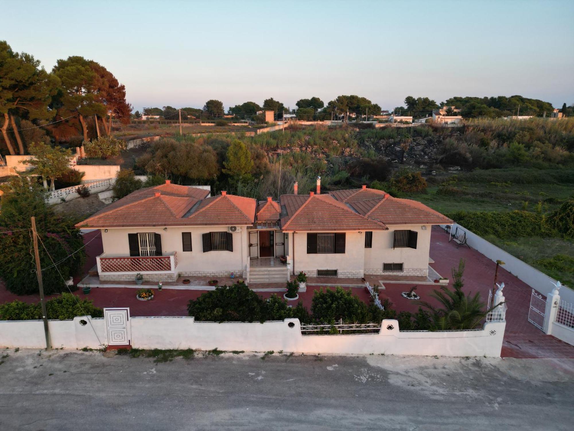 Villa Ada Leporano Buitenkant foto