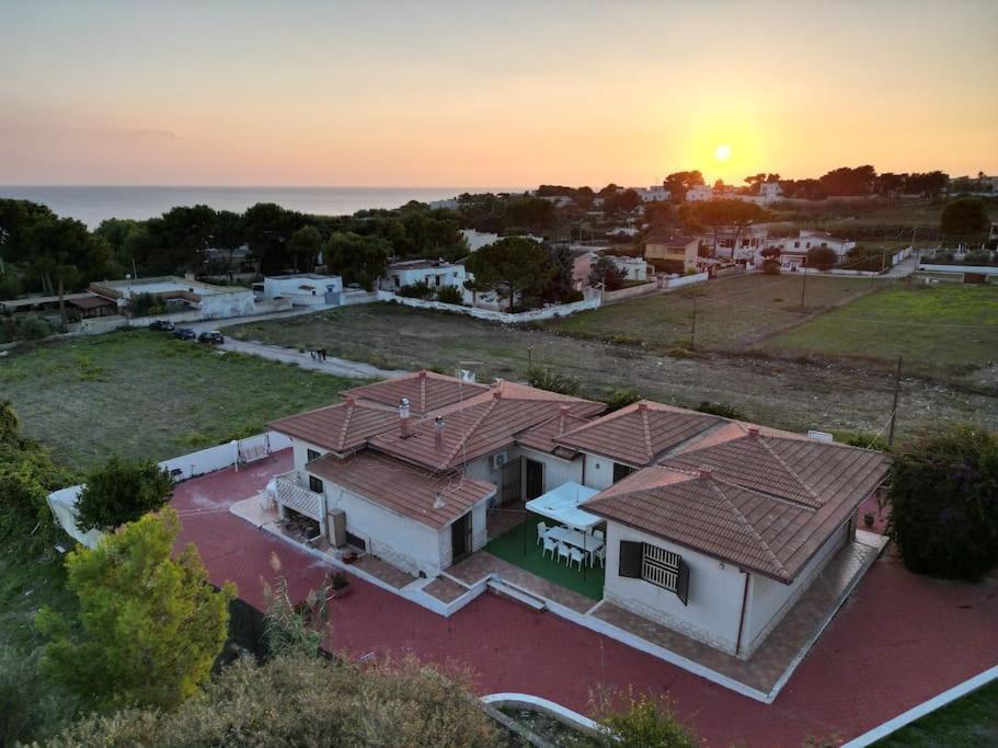 Villa Ada Leporano Buitenkant foto